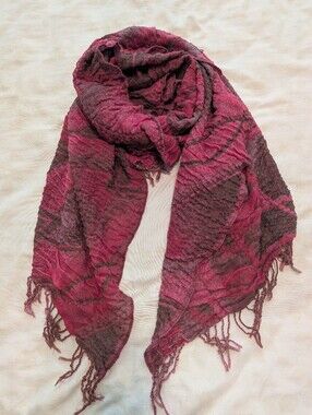 NWOT Beautiful Pink Textured Scarf